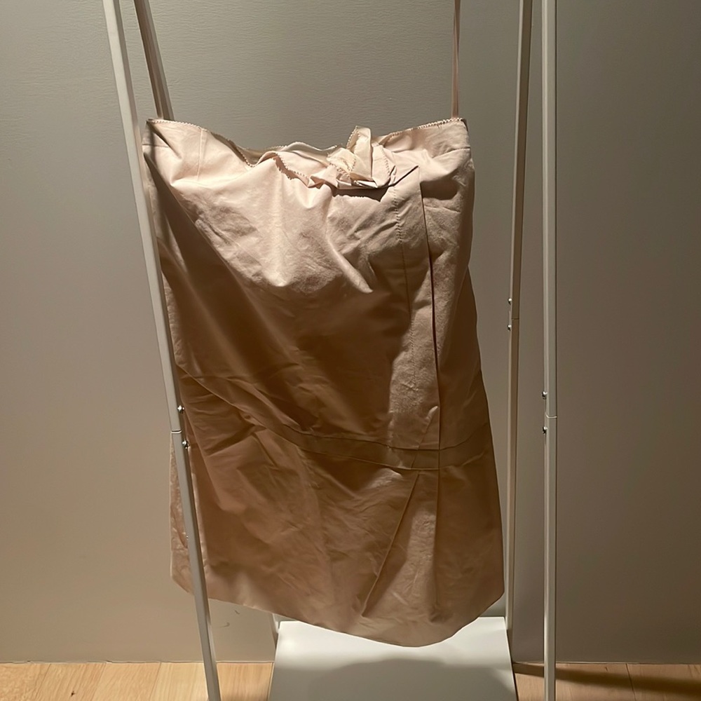 Never worn. Strapless mini dress. Size 6 (Italian 42)